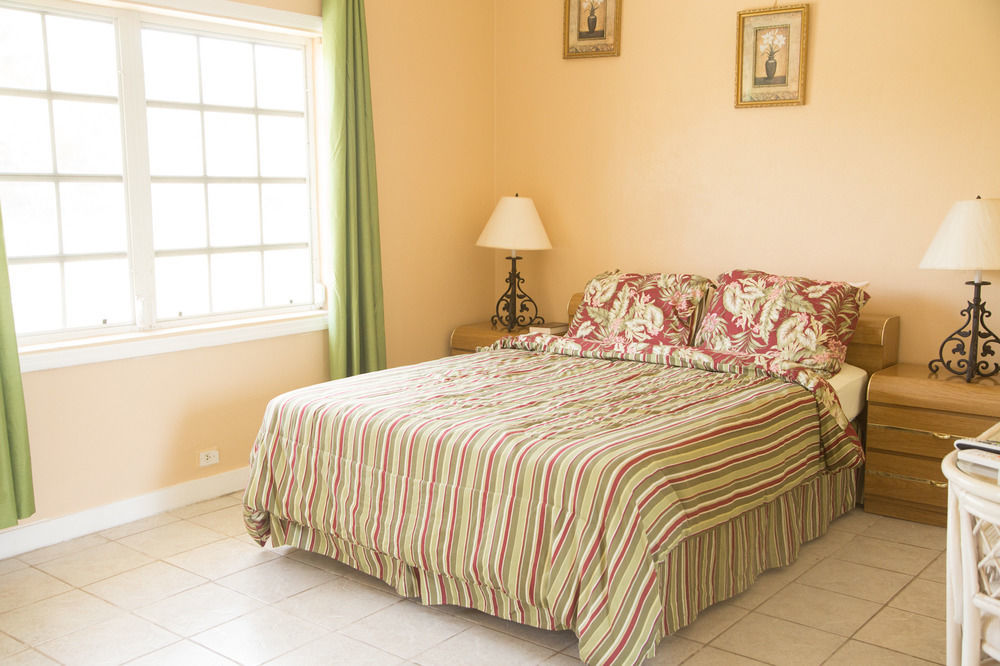 Surfers Manor Motel Gregory Town Esterno foto